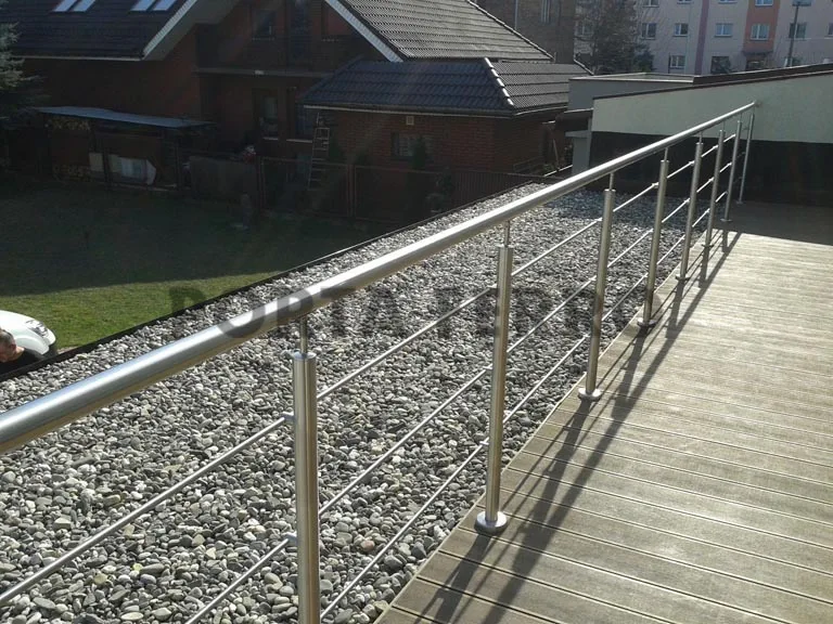 WPC-Terrasse und klassisches Geländer in Cottbus